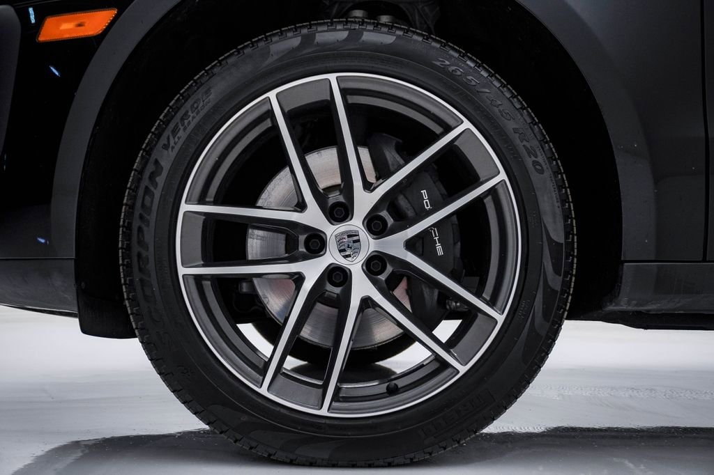 2025 Porsche Macan T - Photo 10