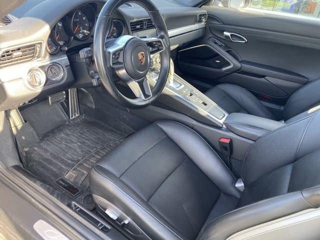 Pre-Owned 2017 Porsche 911 Carrera Interior