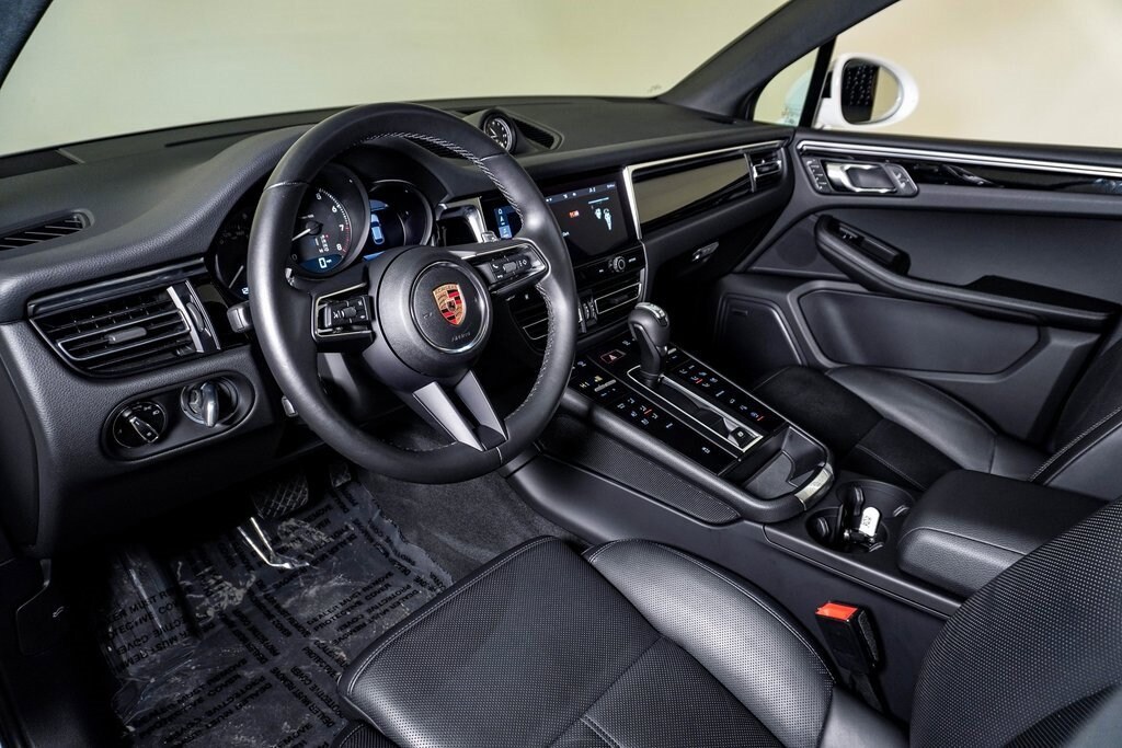 Certified 2024 Porsche Macan SUV