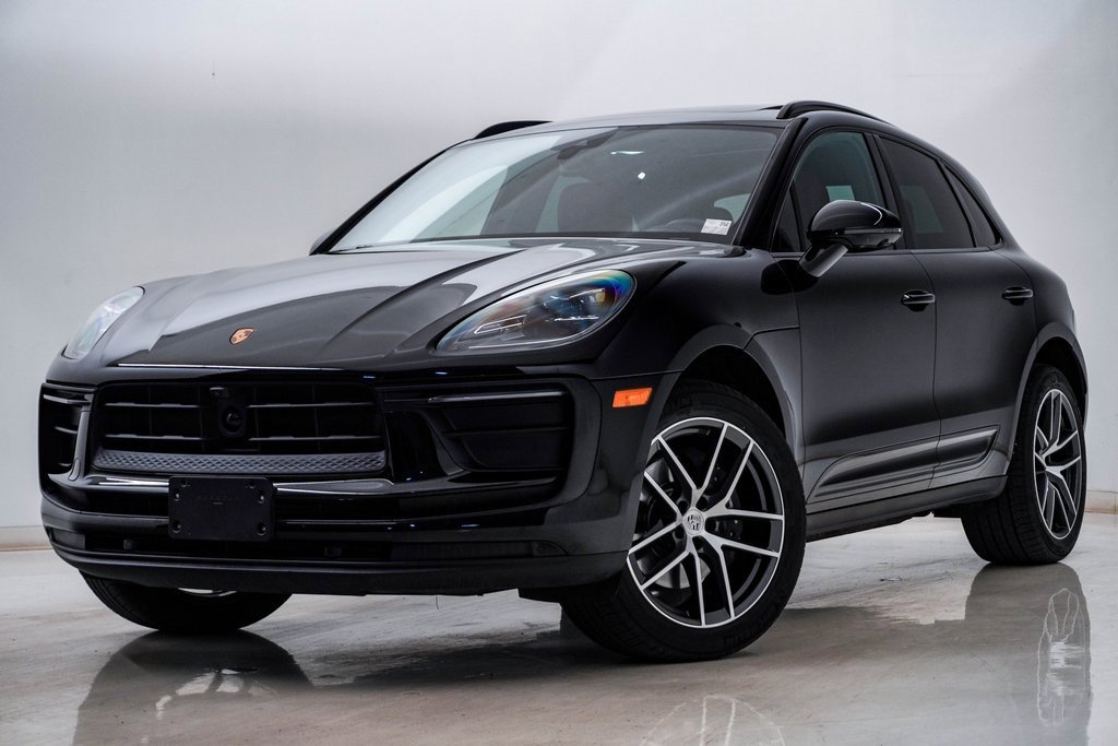2025 Porsche Macan's photo