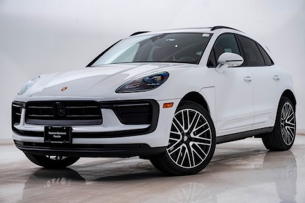 2025 Porsche Macan SUV