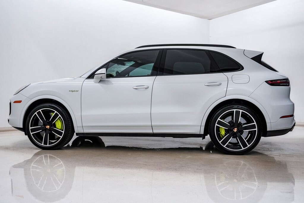 Certified 2023 Porsche Cayenne E-Hybrid Turbo S SUV