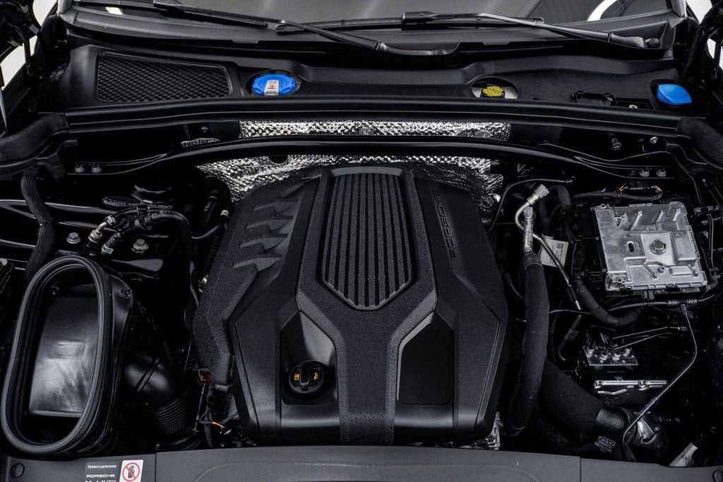 2025 Porsche Macan T - Photo 27