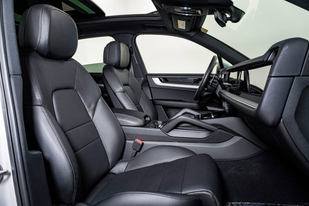 2025 Porsche Cayenne Base - Photo 15