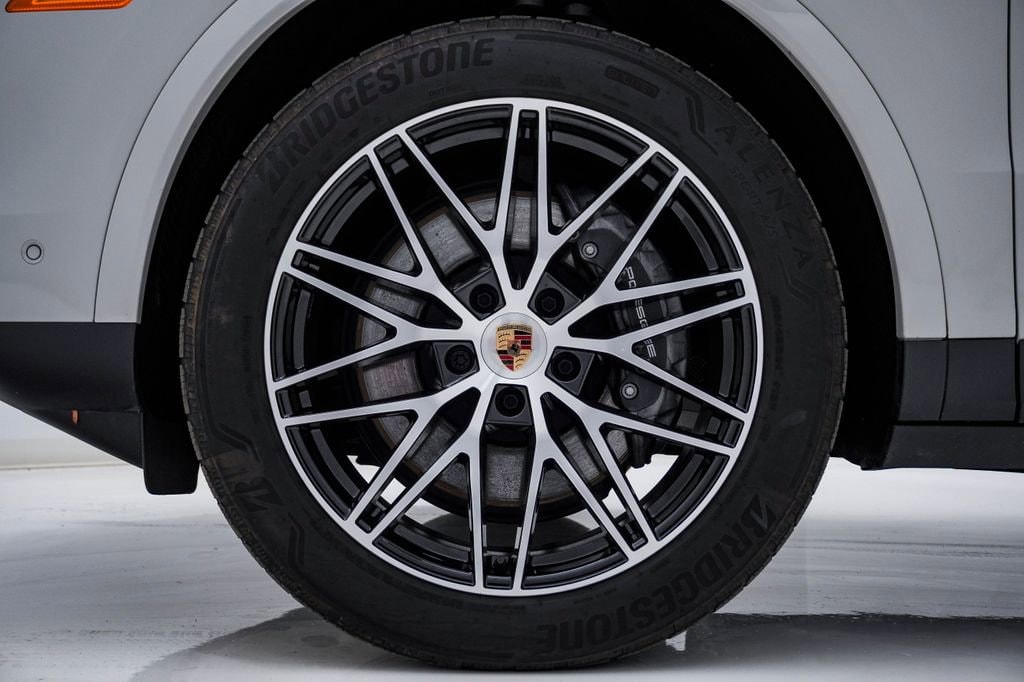 2025 Porsche Cayenne Base - Photo 13