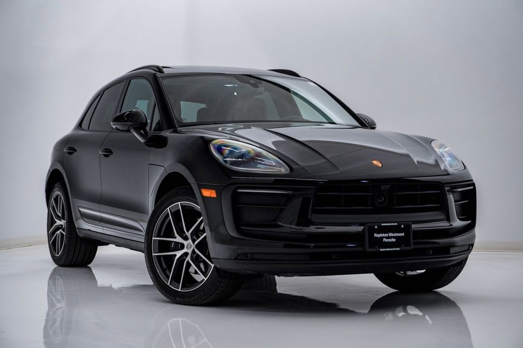 2025 Porsche Macan T - Photo 8