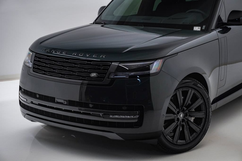 Used 2025 Land Rover Range Rover P530 SE SUV