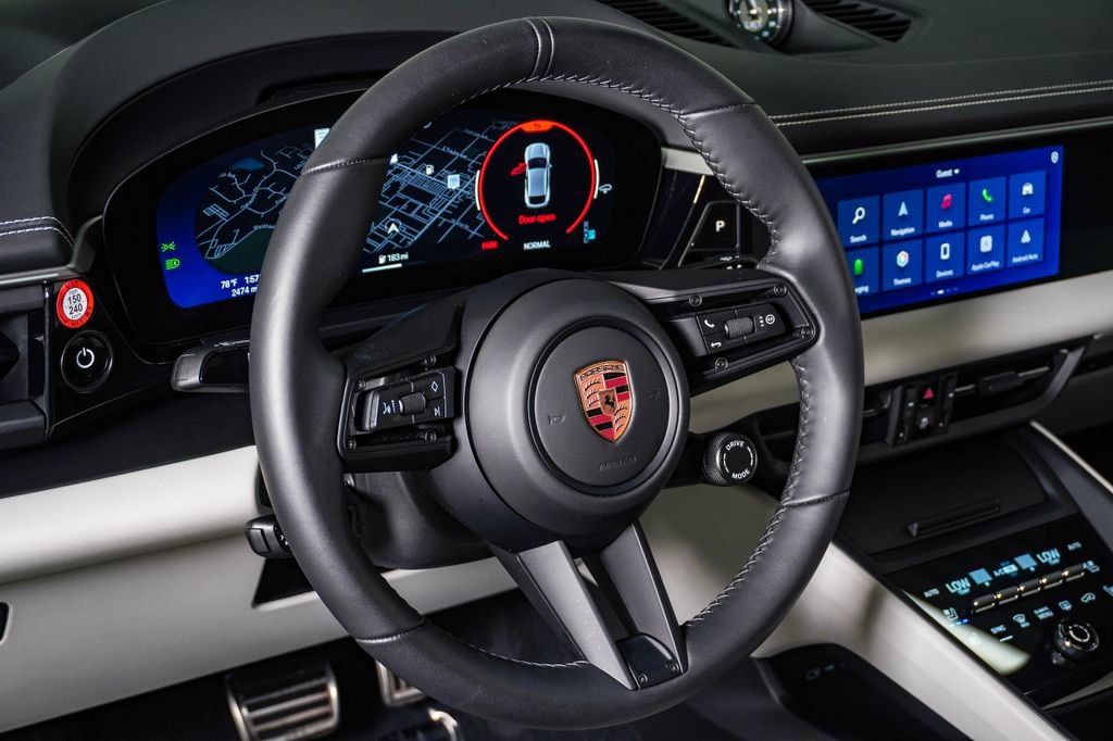 2025 Porsche Macan S - Photo 18