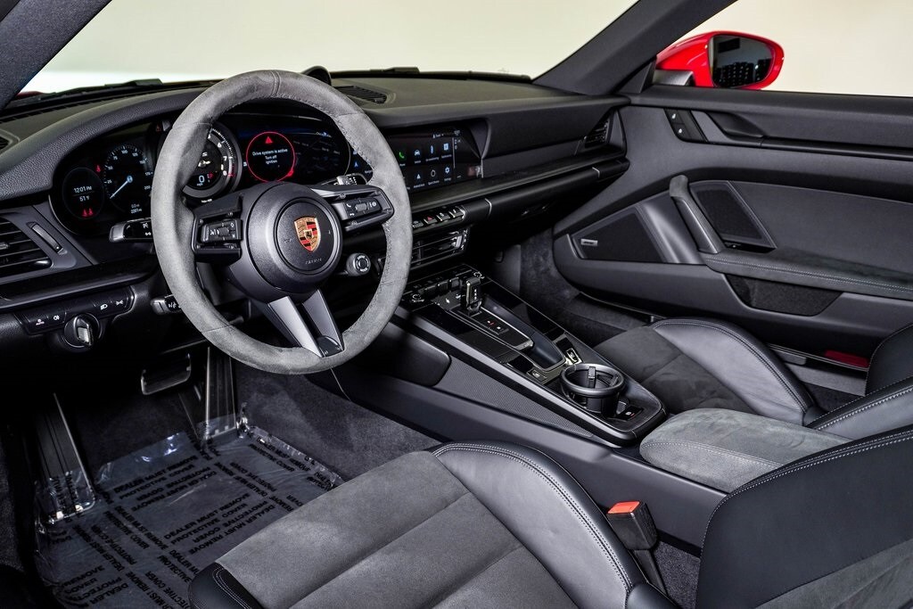 2024 Porsche 911 4S 4 GTS photo 4