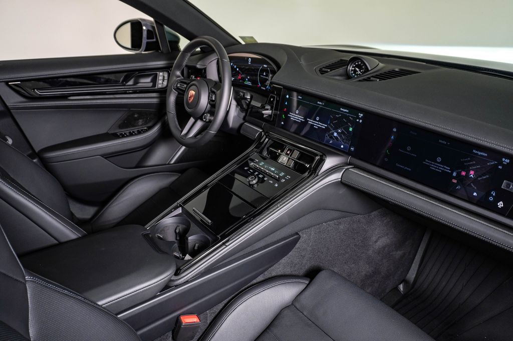 2026 Porsche Panamera 4 E-Hybrid - Photo 13