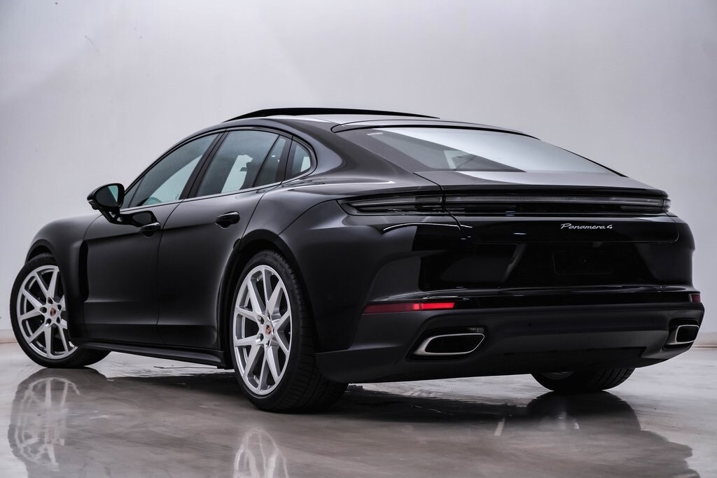 2025 Porsche Panamera 4 photo 3