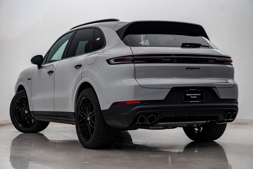2026 Porsche Cayenne E-Hybrid photo 2