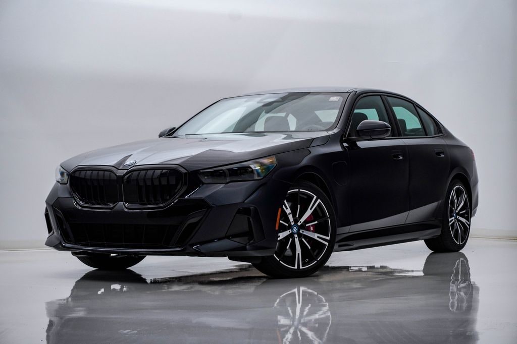 Used 2025 BMW 5 Series 550e xDrive Sedan