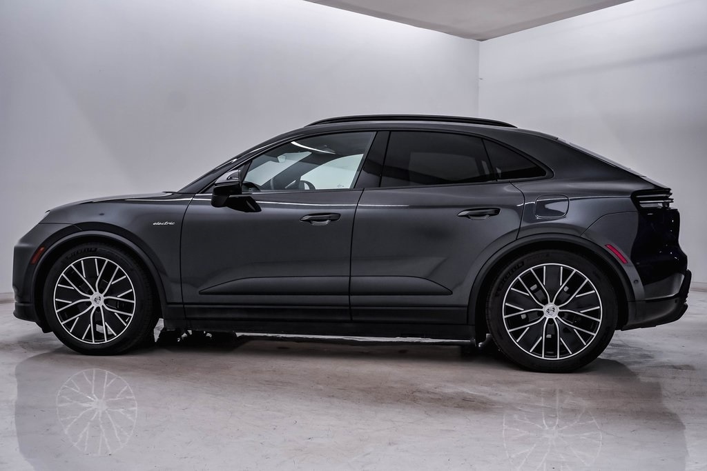 Certified 2024 Porsche Macan Base with VIN WP1AA2XA2RL000844 for sale in Chicago, IL
