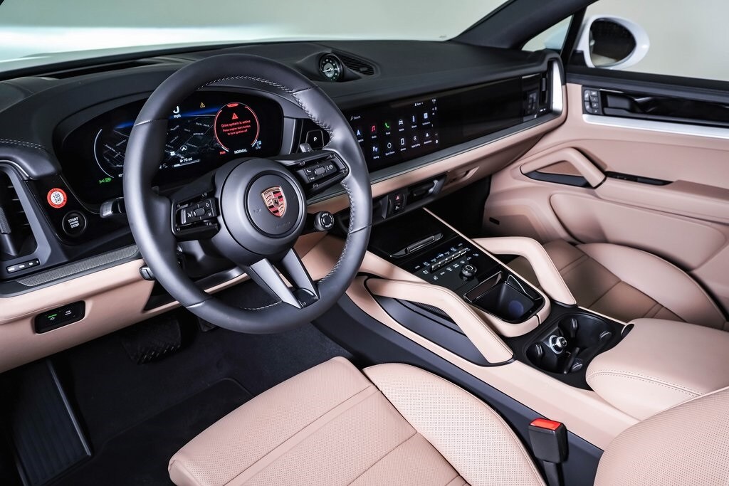 2025 Porsche Cayenne Coupe photo 4