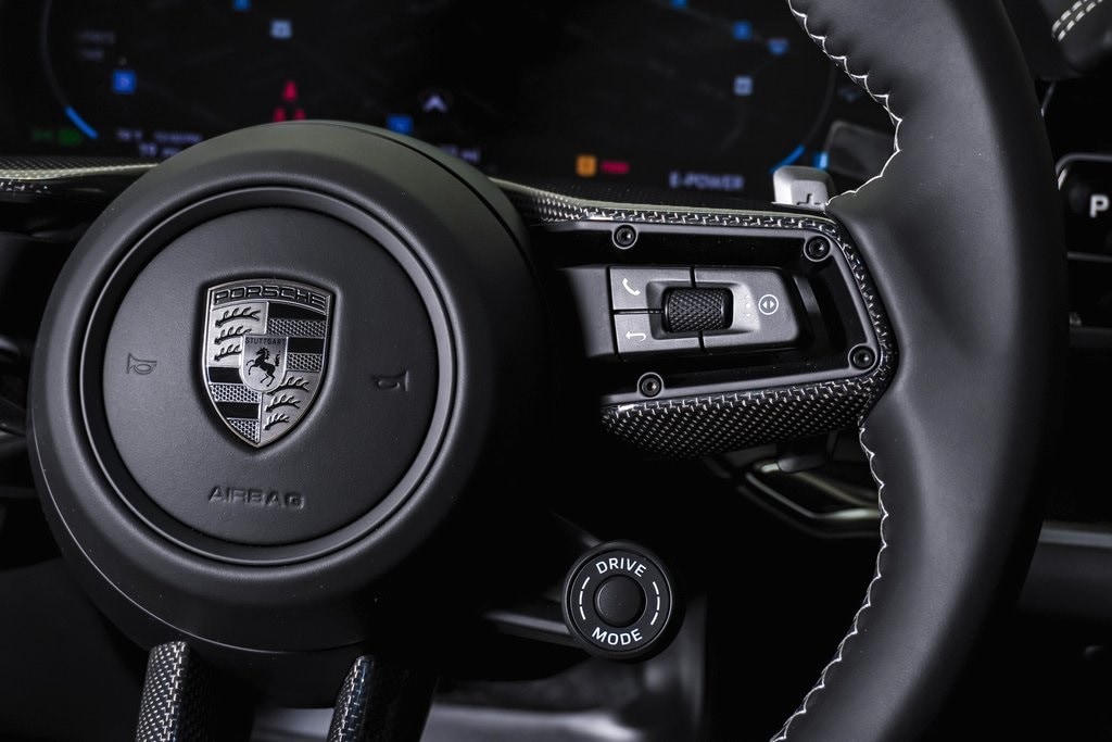 2026 Porsche Cayenne Coup Turbo E-Hybrid - Photo 19