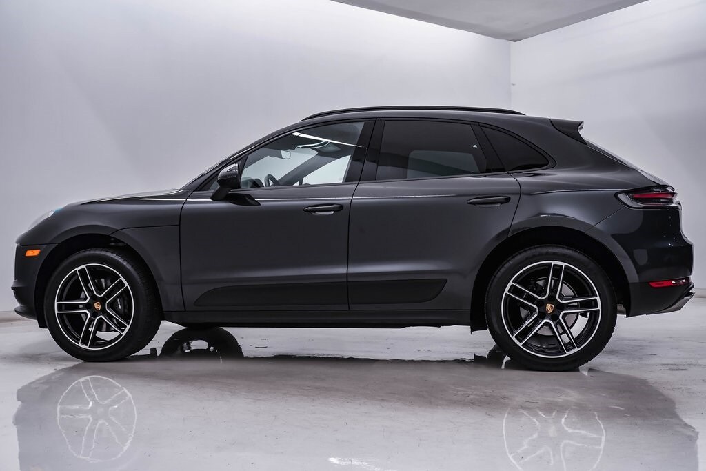 2021 Porsche Macan Base photo 2