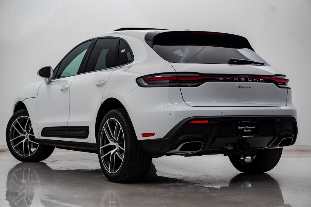 2026 Porsche Macan T photo 3