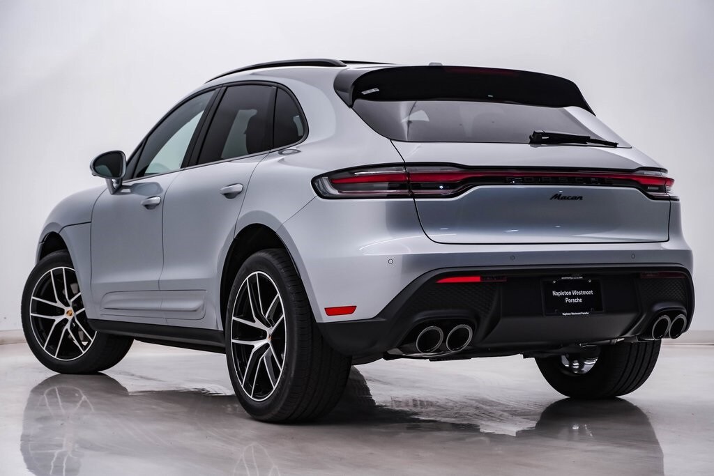 2026 Porsche Macan T photo 3