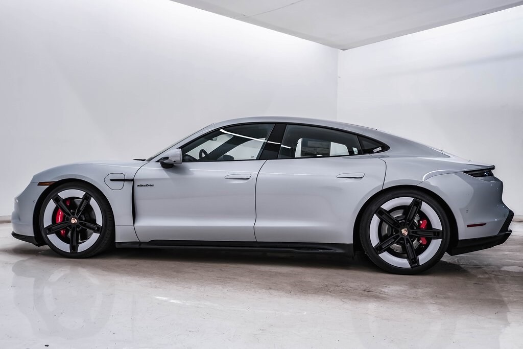 2025 Porsche Taycan GTS photo 2