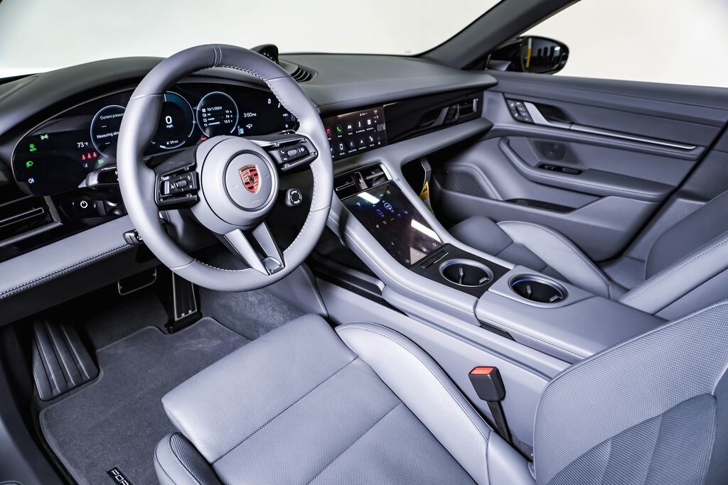 2025 Porsche Taycan S photo 4