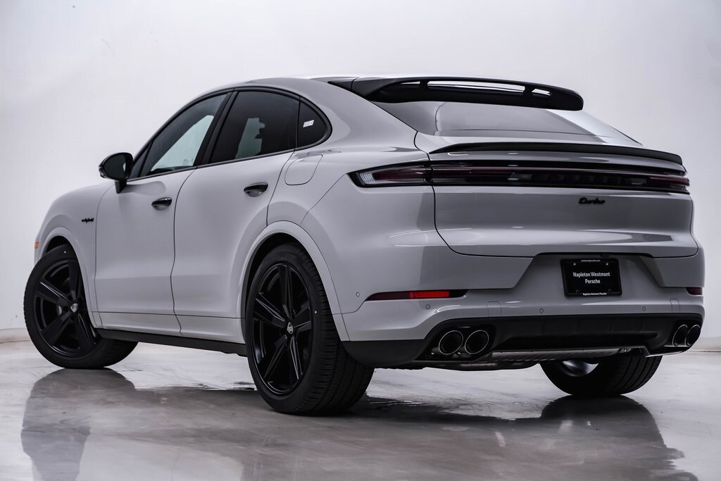 2025 Porsche Cayenne Turbo E-Hybrid Coupe photo 3