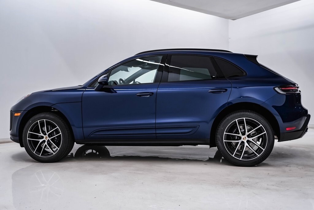 2026 Porsche Macan T photo 2