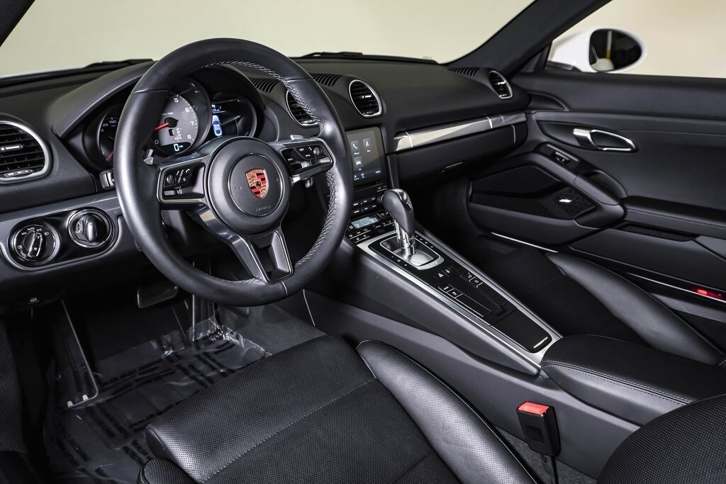 2018 Porsche Cayman S photo 4