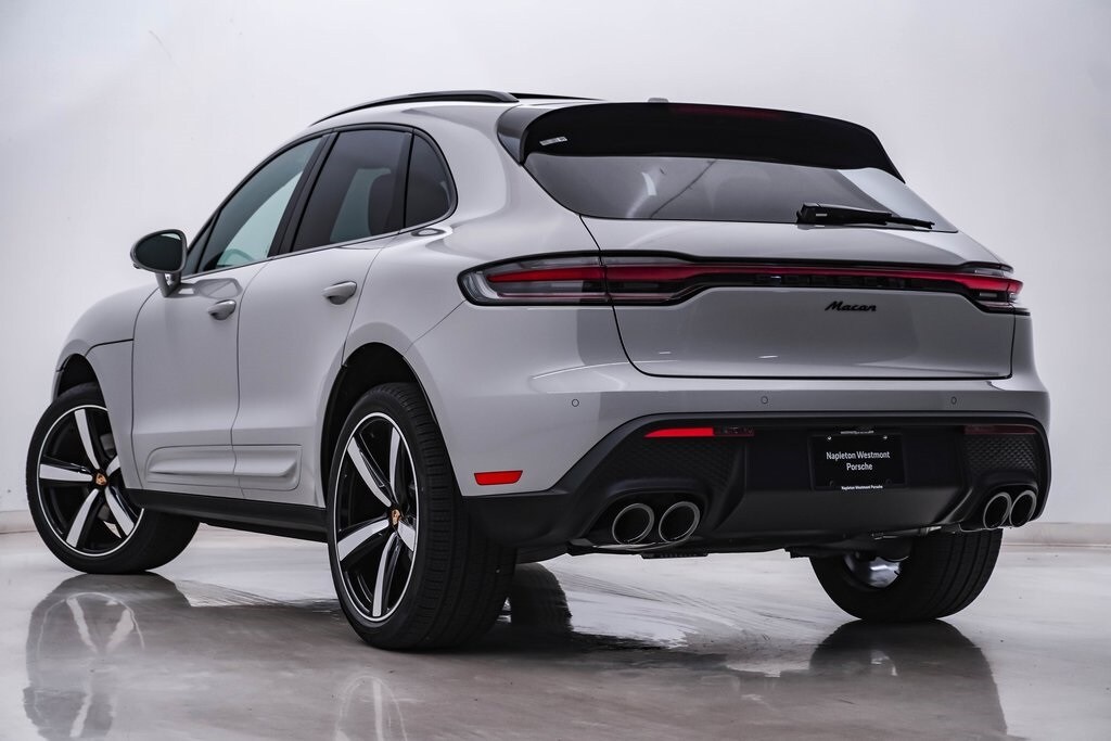 2026 Porsche Macan T photo 3