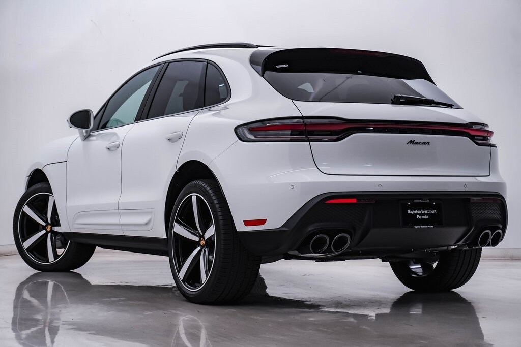 2026 Porsche Macan T photo 3