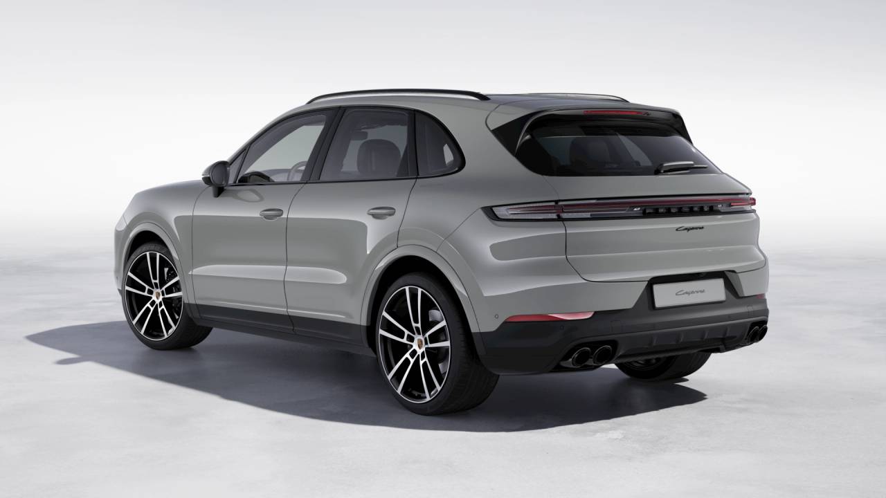 2026 Porsche Cayenne photo 3