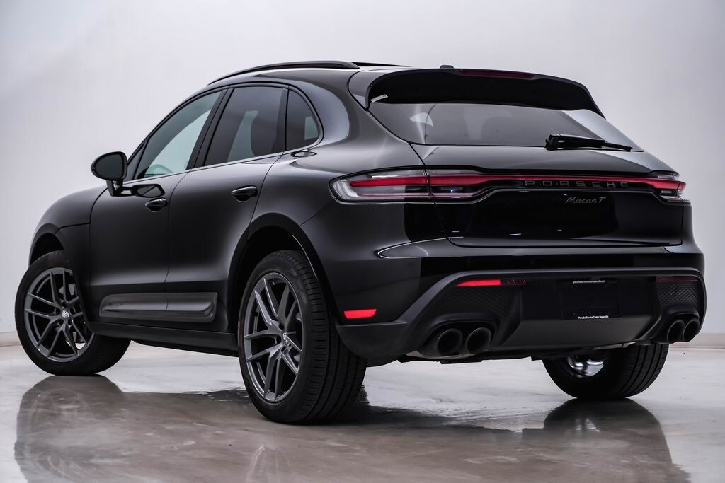 2025 Porsche Macan T photo 3