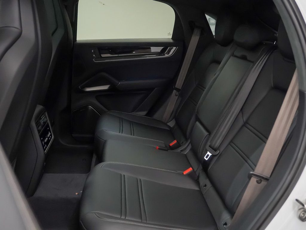 2026 Porsche Cayenne Coup Turbo E-Hybrid - Photo 18