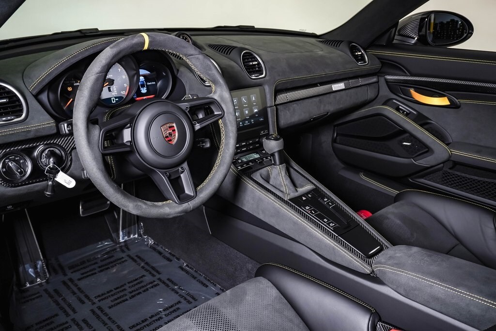 2025 Porsche Boxster Spyder photo 4