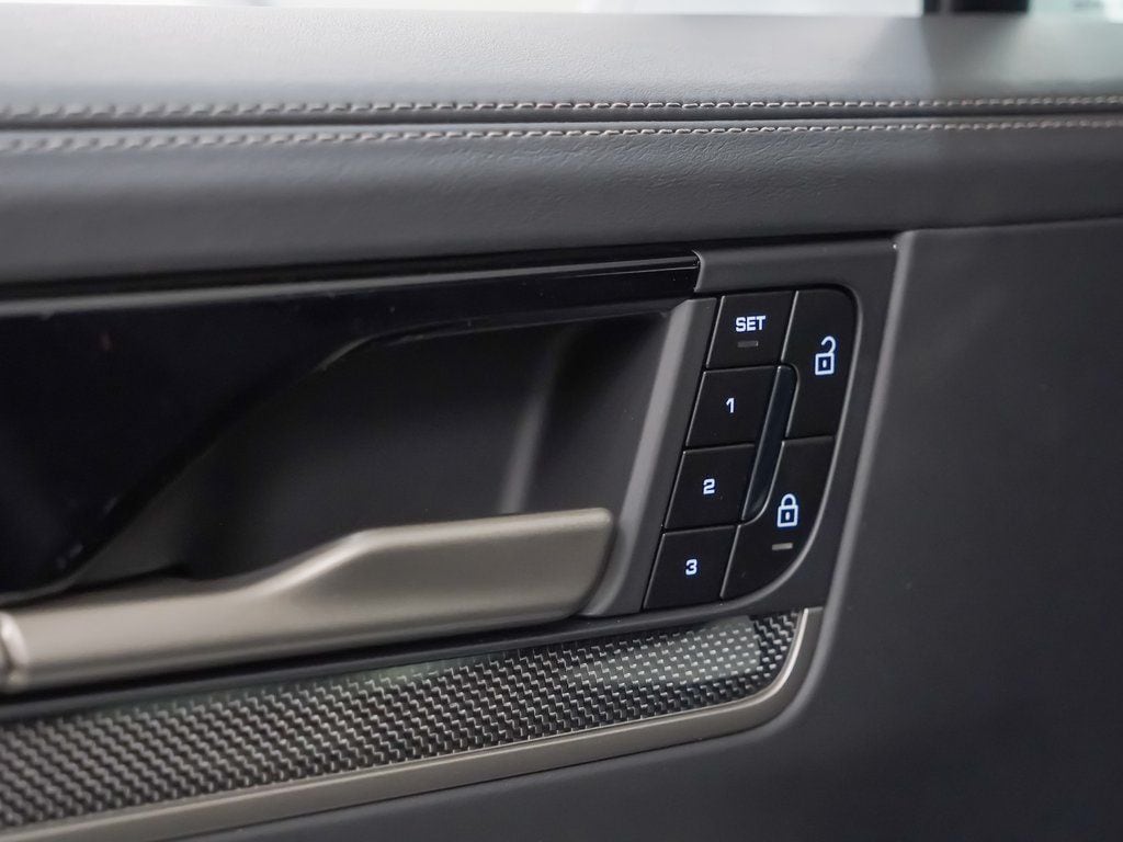 2026 Porsche Cayenne Coup Turbo E-Hybrid - Photo 22