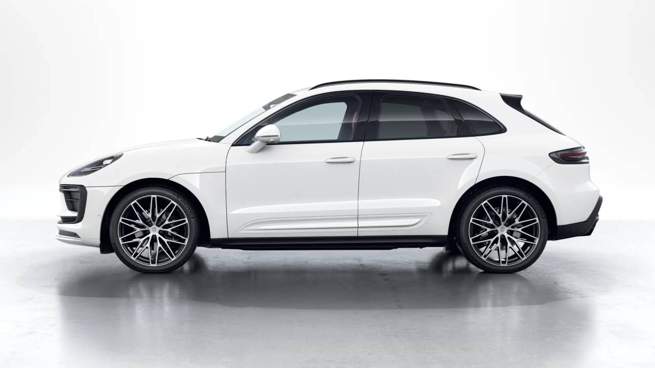 2026 Porsche Macan T photo 2