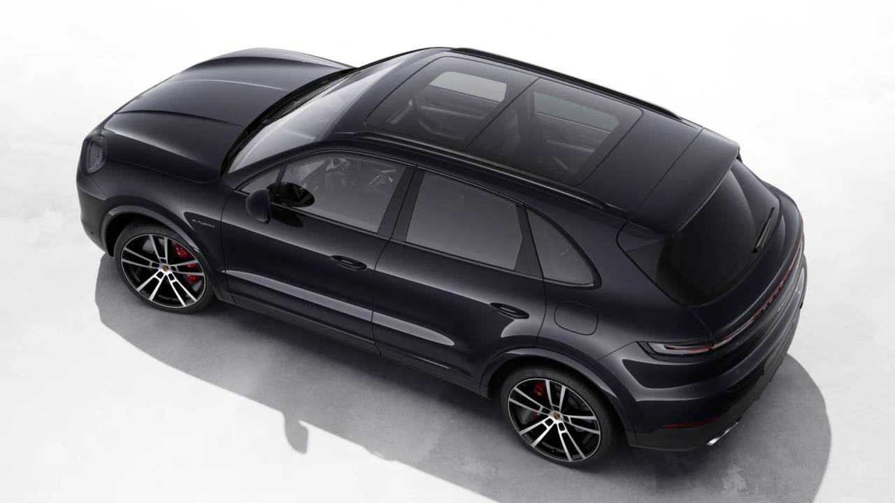 2026 Porsche Cayenne S E-Hybrid photo 4