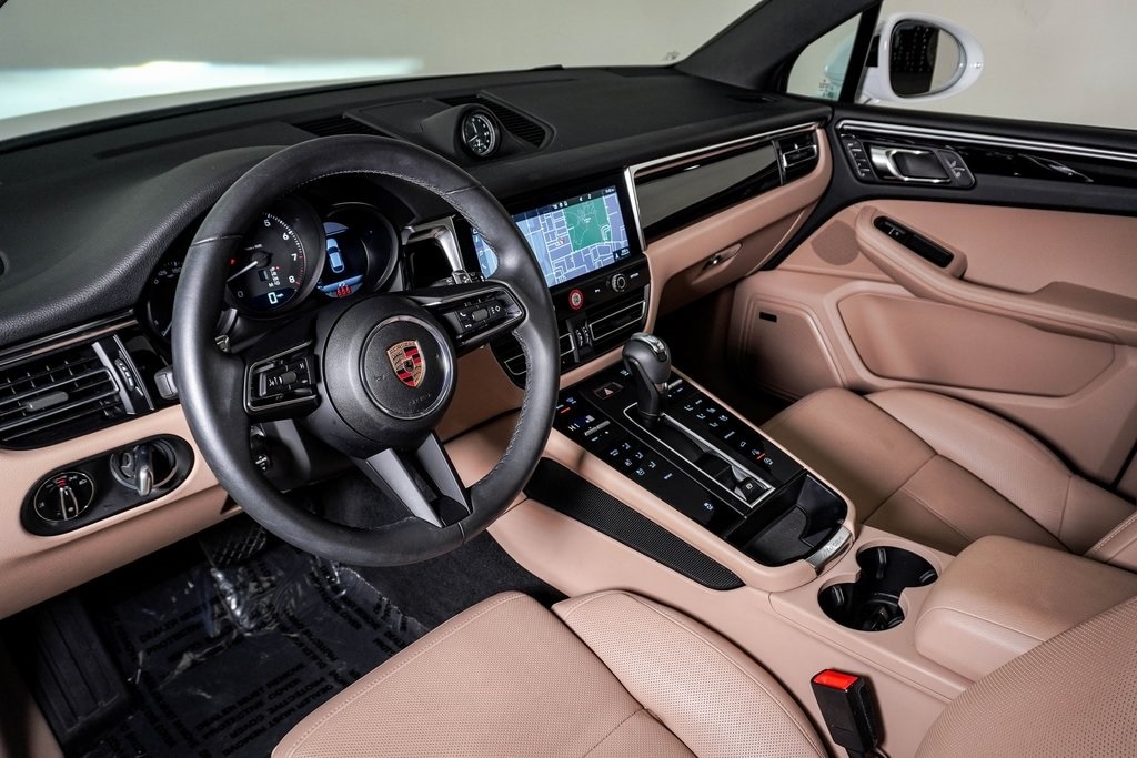Certified 2025 Porsche Macan  SUV