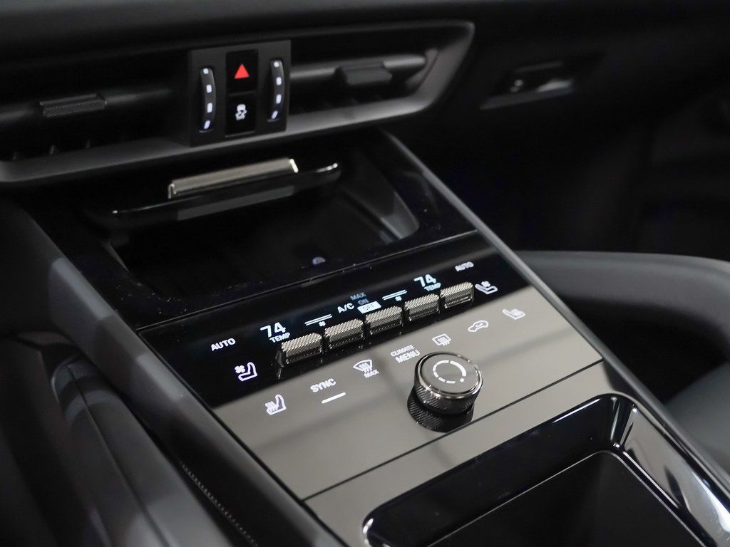2026 Porsche Cayenne Coup Turbo E-Hybrid - Photo 32