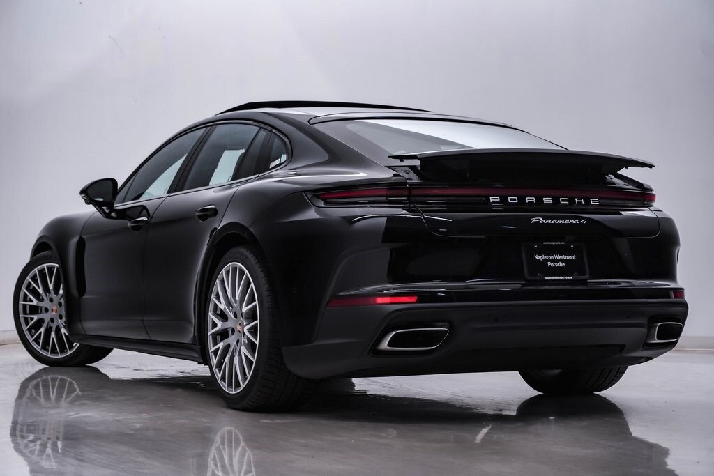 2025 Porsche Panamera 4 photo 3