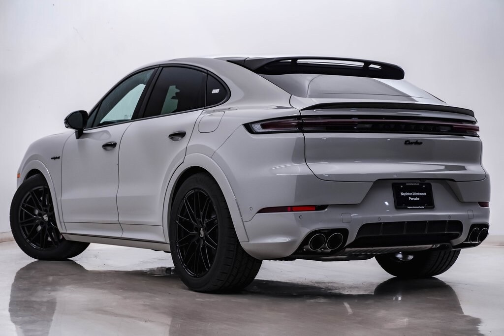 2026 Porsche Cayenne Turbo E-Hybrid Coupe photo 2