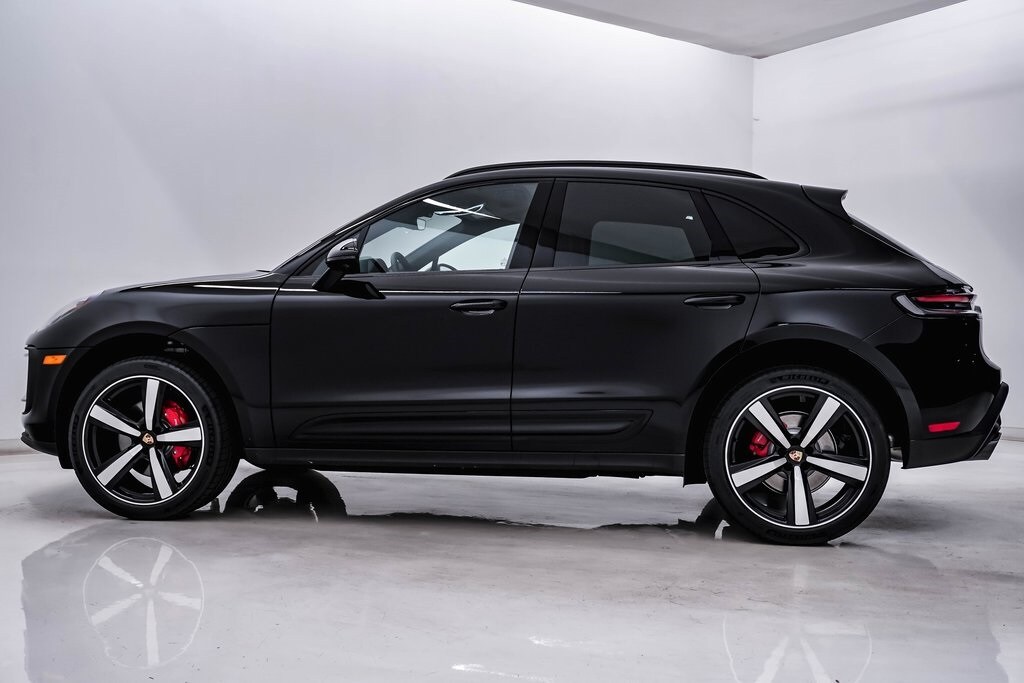 2026 Porsche Macan S photo 2