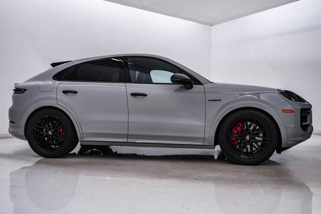 2026 Porsche Cayenne Coup Turbo E-Hybrid - Photo 9