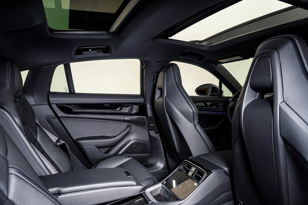 2026 Porsche Panamera 4 E-Hybrid - Photo 16