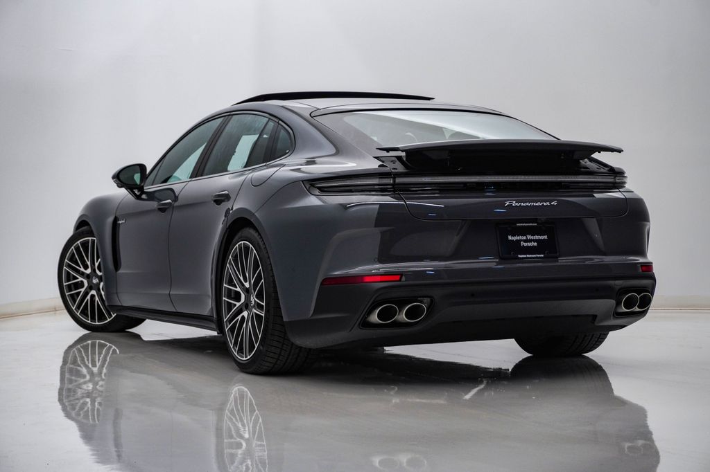2026 Porsche Panamera 4 E-Hybrid - Photo 3