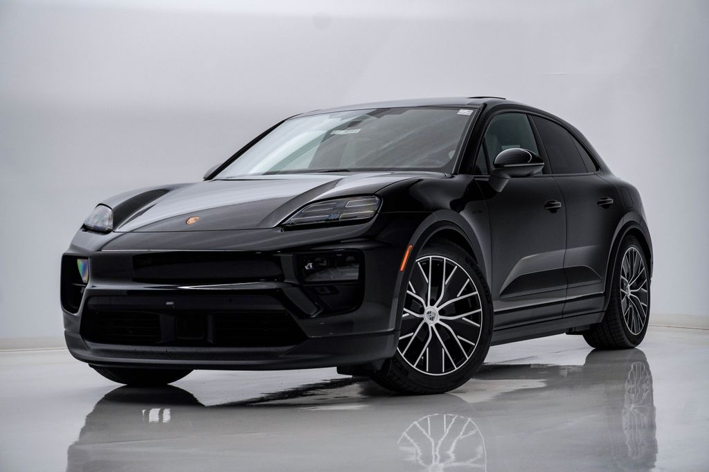 2026 Porsche Macan Base