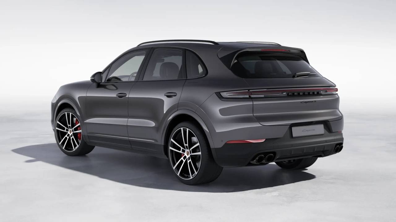 2026 Porsche Cayenne S photo 3