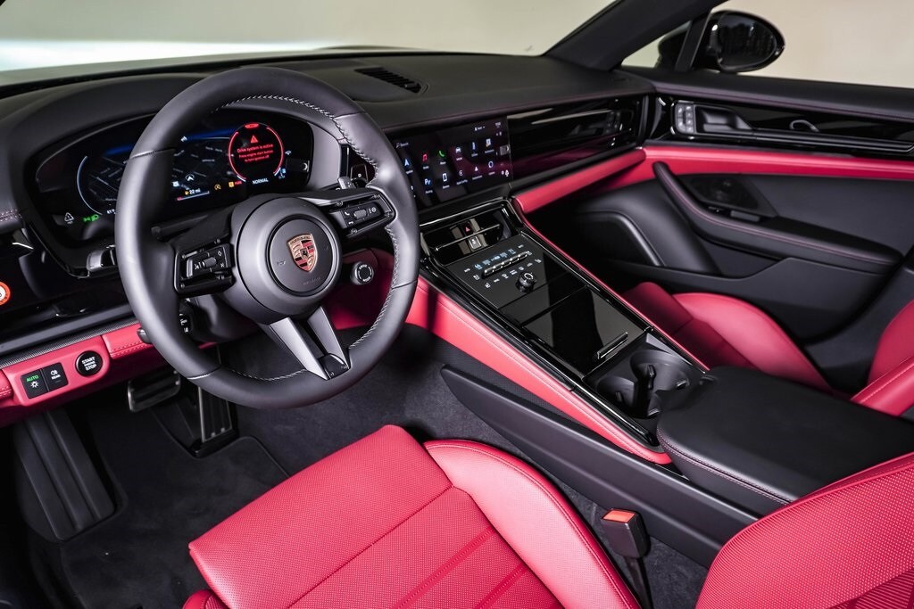 2025 Porsche Panamera 4 photo 4