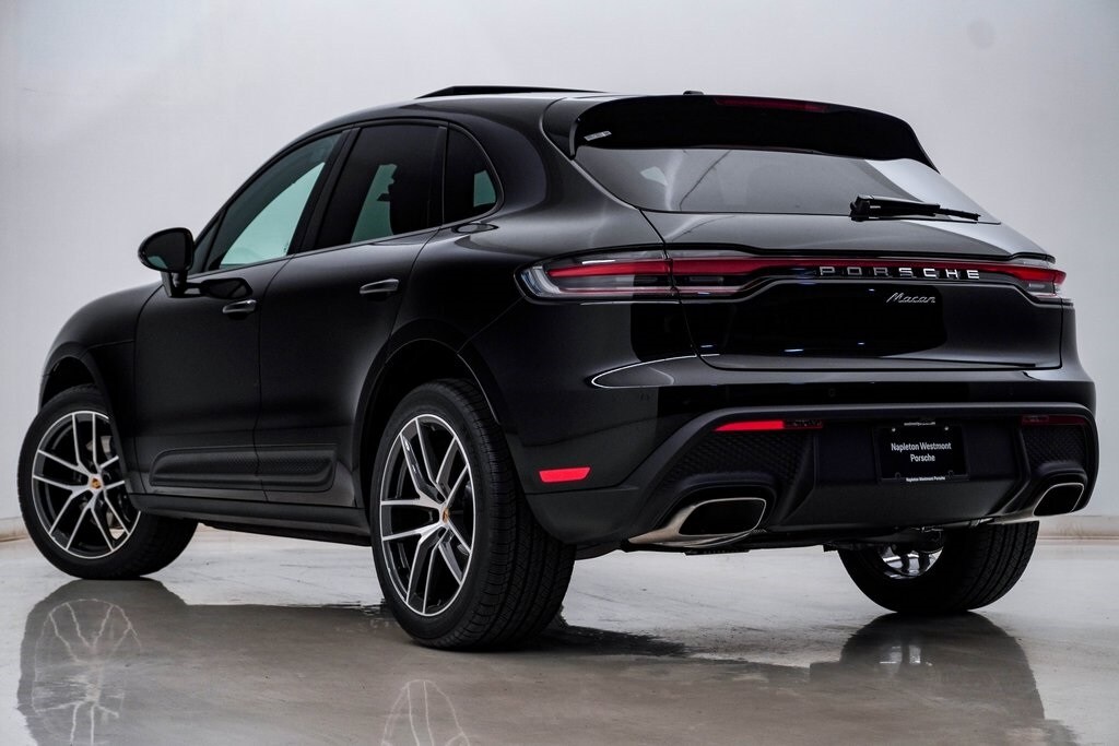 2026 Porsche Macan T photo 3