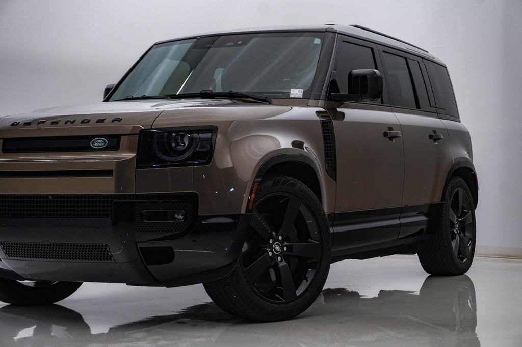 Used 2025 Land Rover Defender 110 X-Dynamic SE SUV